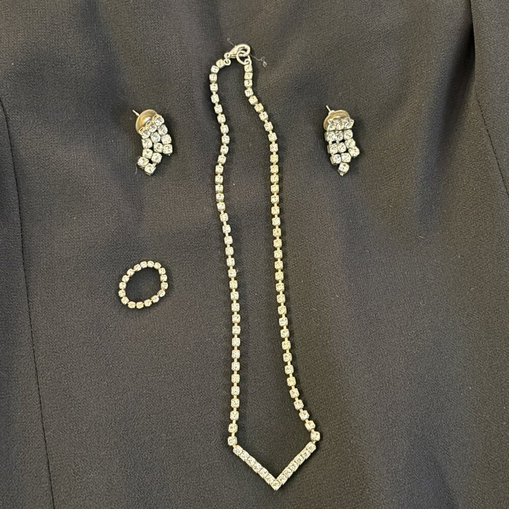 4 pc set of Rhinestone Jewellery
